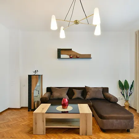 Grand Elegance - 2br Апартаменти